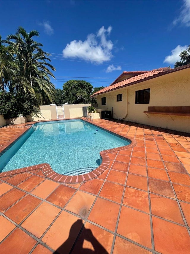 5550 Sw 87th Ave, Miami