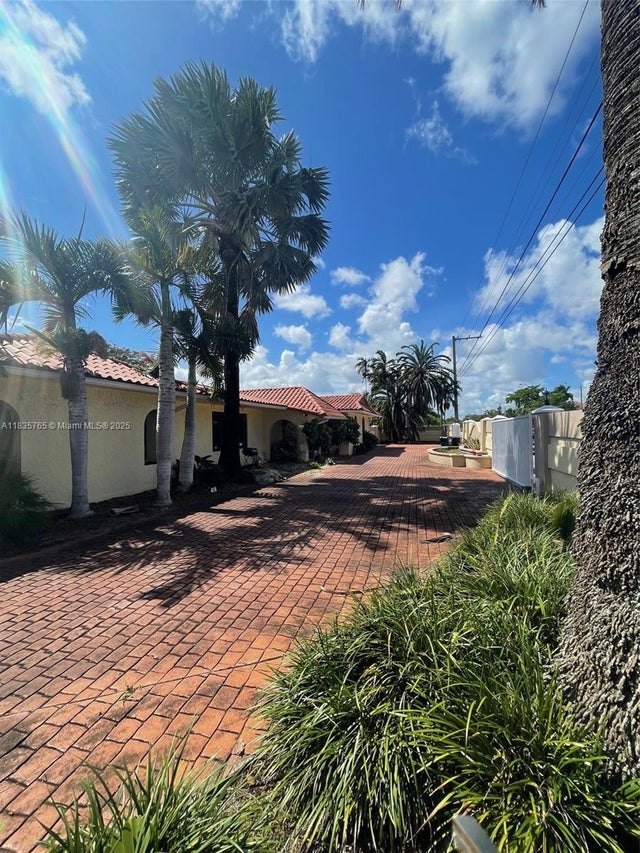 5 of 6 - 5550 Sw 87th Ave, Miami, FL