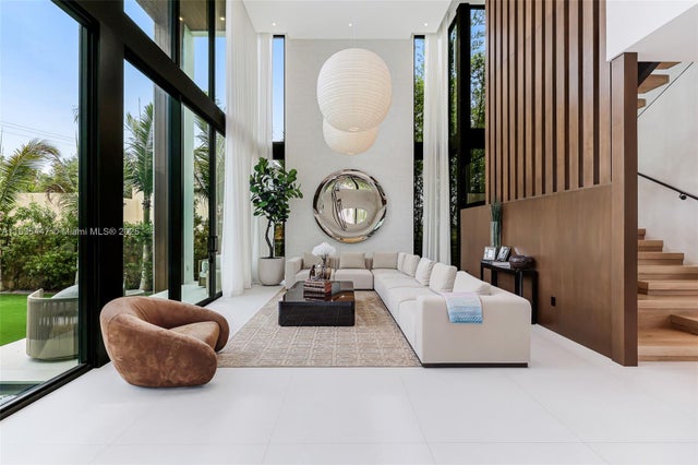 2 of 26 - 2355 Meridian Ave, Miami Beach, FL