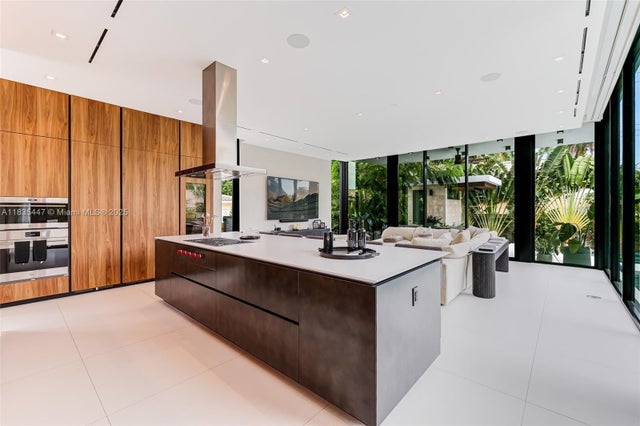 5 of 26 - 2355 Meridian Ave, Miami Beach, FL