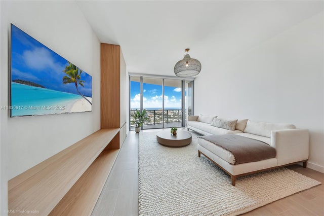 5 of 19 - 500 Alton Rd 1906, Miami Beach, FL