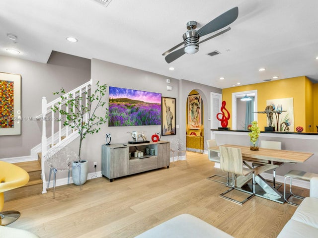 1 of 43 - 2249 Ne 9th Ave, Wilton Manors, FL