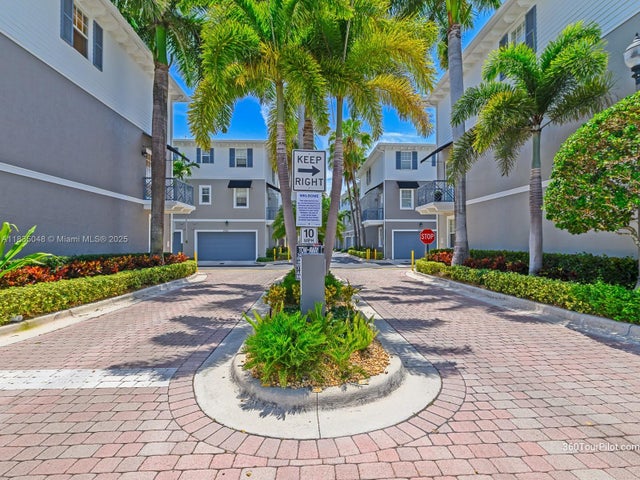 3 of 43 - 2249 Ne 9th Ave, Wilton Manors, FL