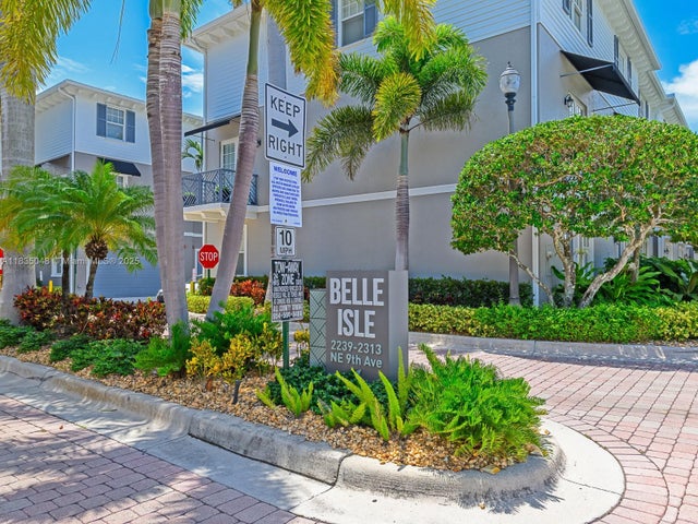 5 of 43 - 2249 Ne 9th Ave, Wilton Manors, FL