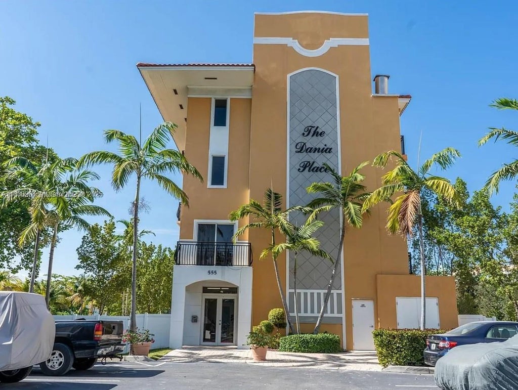 555 E Dania Beach Blvd 5, Dania Beach