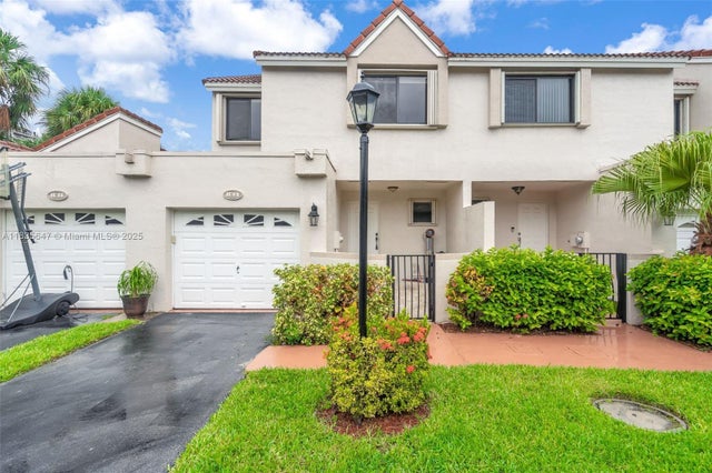 1 of 40 - 21160 Mainsail Cir H12, Aventura, FL