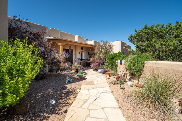 11 Chapala Road, Santa Fe