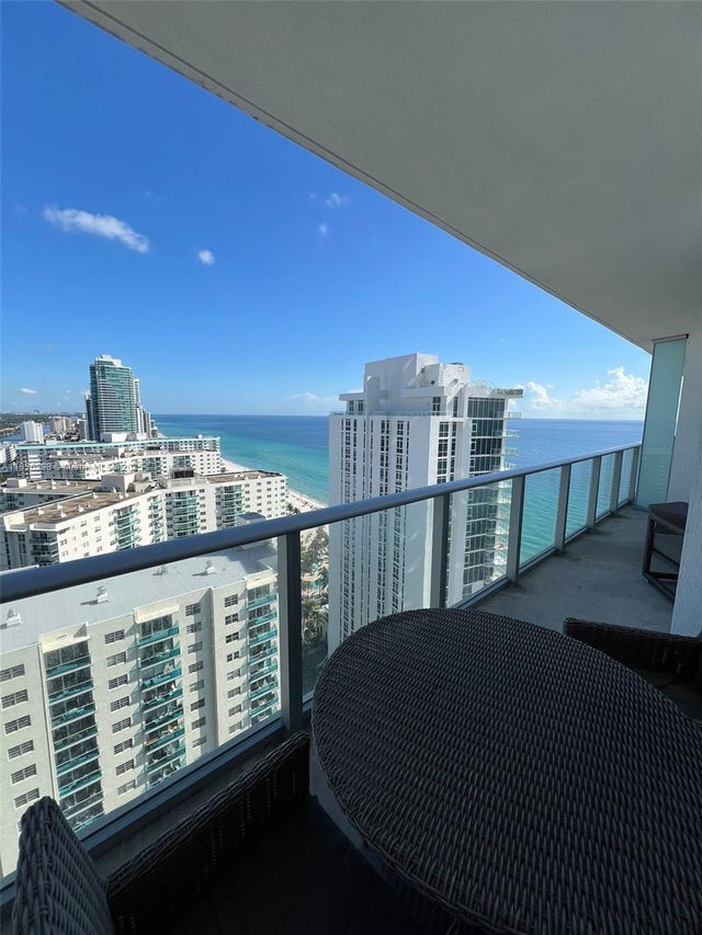 3 of 9 - 4111 S Ocean Dr 2004, Hollywood, FL