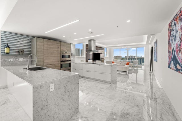 3 of 37 - 400 Sunny Isles Blvd 2008, Sunny Isles Beach, FL