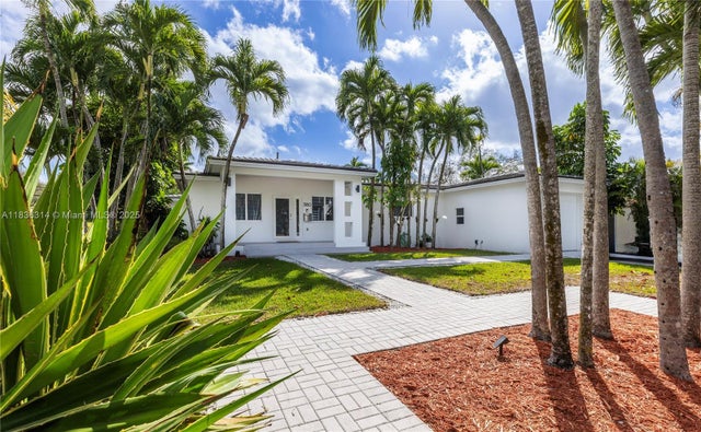 2 of 26 - 380 Morningside Dr, Miami Springs, FL