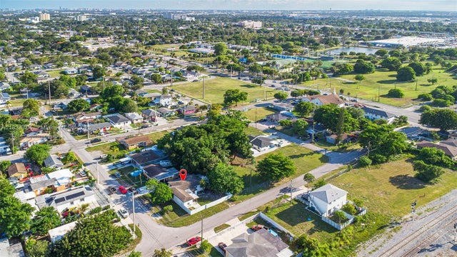 4 of 35 - 7190 Nw 21st Ave, Miami, FL