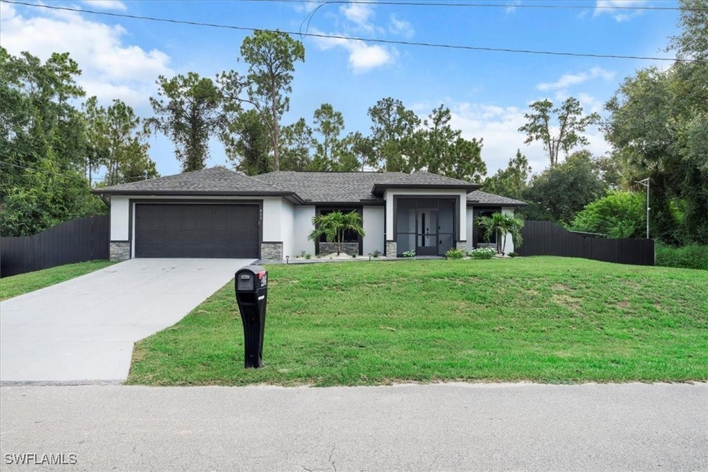 405 E 17th St, Lehigh Acres