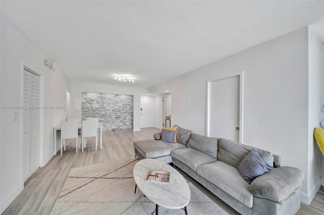 5 of 34 - 5005 Collins Ave 815, Miami Beach, FL