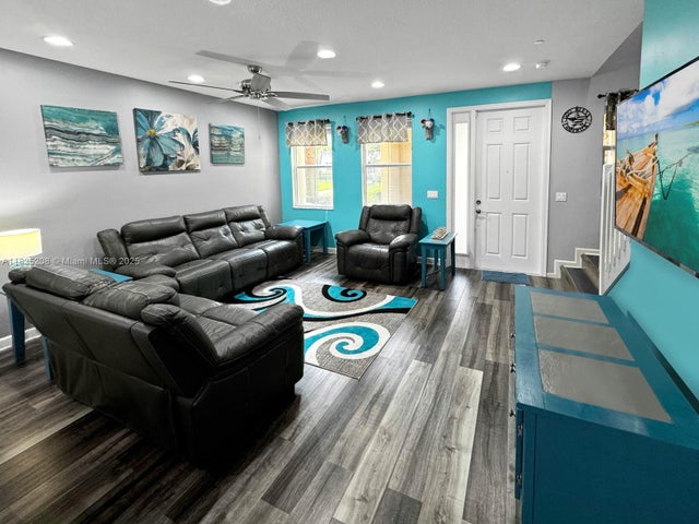 5 of 64 - 4126 Cascada Cir, Cooper City, FL