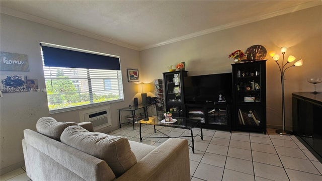 2 of 10 - 17000 Ne 14th Ave 109, Miami, FL