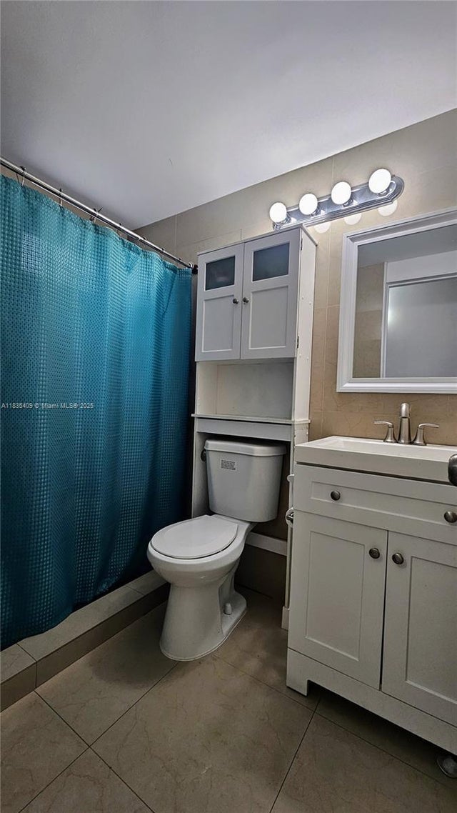 5 of 10 - 17000 Ne 14th Ave 109, Miami, FL