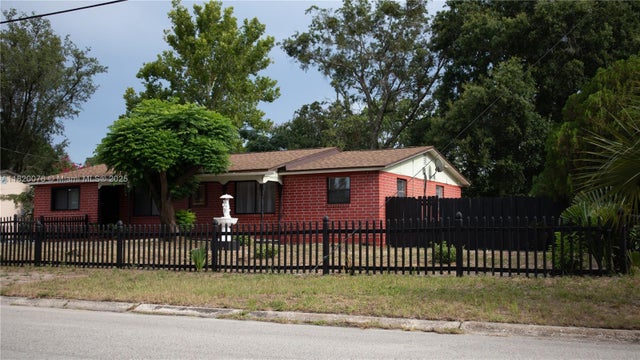 2 of 39 - 12004 Inland Dr, Jacksonville, FL