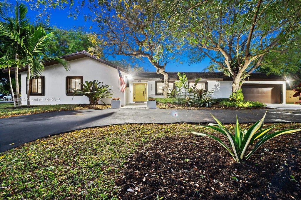 17605 Sw 86th Ave, Palmetto Bay