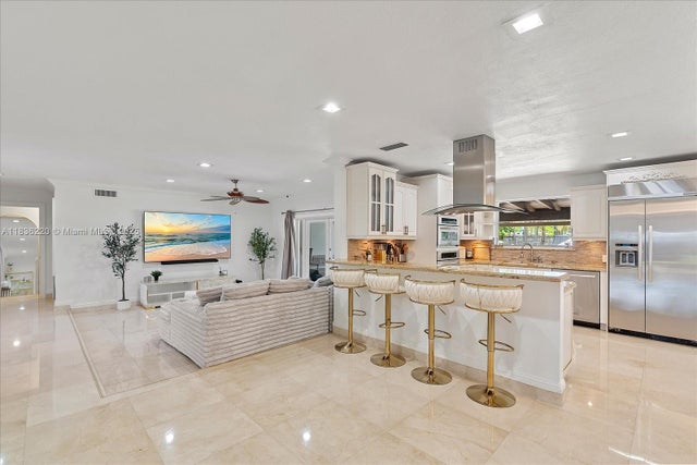 3 of 16 - 3220 Ne 164th St, North Miami Beach, FL