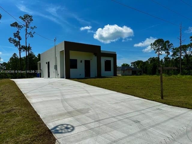 3 of 20 - 323 Mangonia Ave, Lehigh Acres, FL