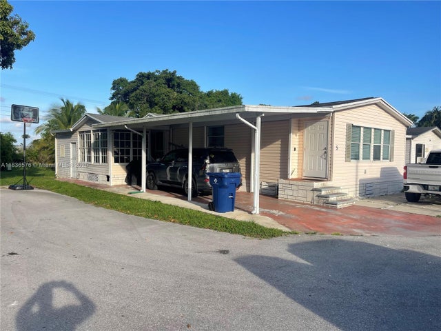 1 of 28 - 19800 Sw 180th Ave Unit 5, Miami, FL