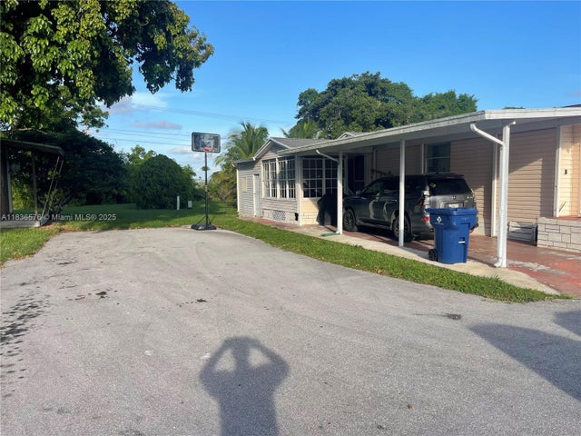 3 of 28 - 19800 Sw 180th Ave Unit 5, Miami, FL