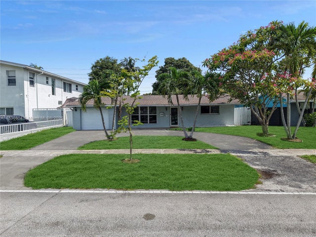1 of 34 - 4721 W Park Rd, Hollywood, FL