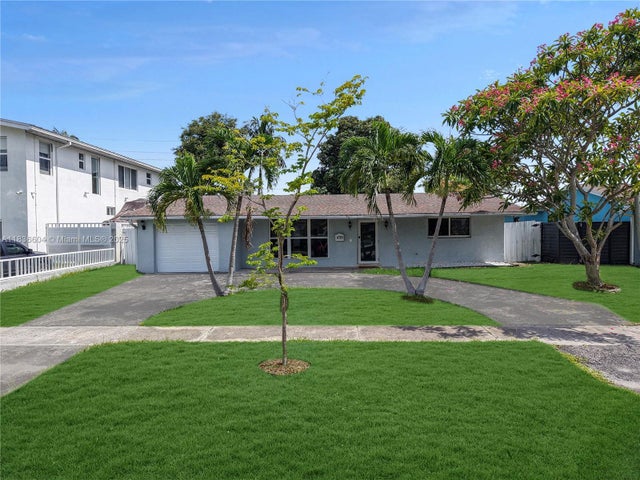 2 of 34 - 4721 W Park Rd, Hollywood, FL