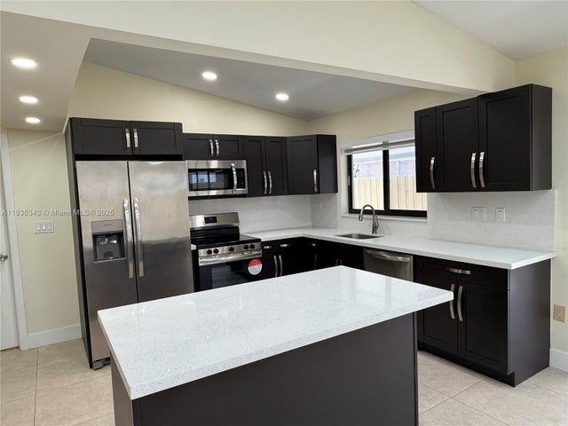 3 of 23 - 1061 Nw 128th Ave, Miami, FL