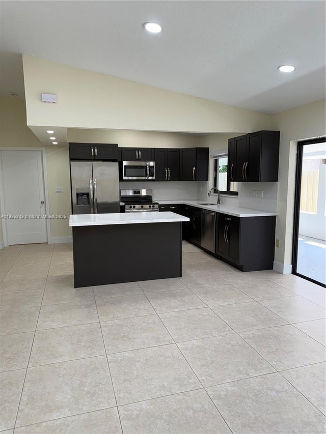 5 of 23 - 1061 Nw 128th Ave, Miami, FL