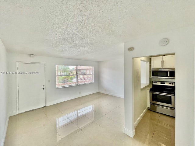 1 of 22 - 241 Se 9th Ave 207, Pompano Beach, FL
