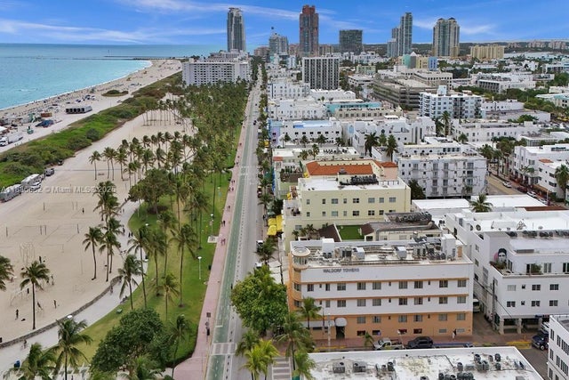 3 of 21 - 834 Ocean Dr 306, Miami Beach, FL