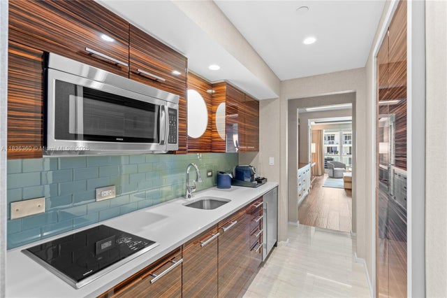 3 of 84 - 551 N Fort Lauderdale Beach Blvd R1909, Fort Lauderdale, FL