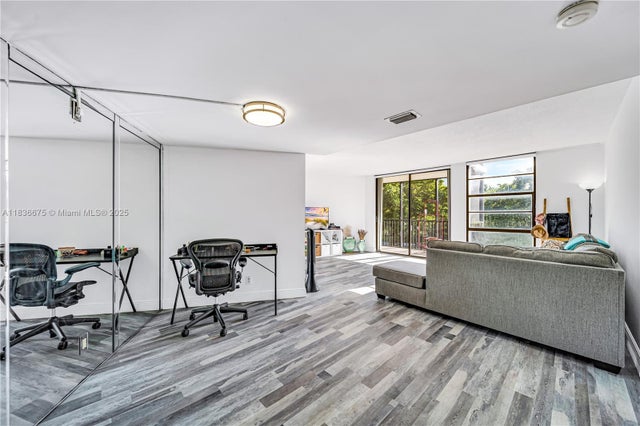 4 of 28 - 3401 N Country Club Dr 308, Aventura, FL