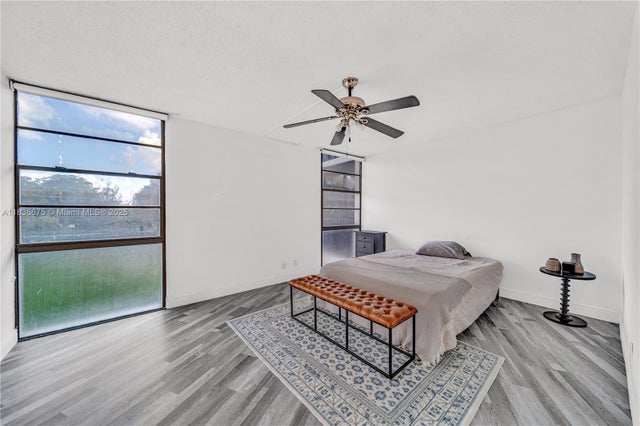 5 of 28 - 3401 N Country Club Dr 308, Aventura, FL