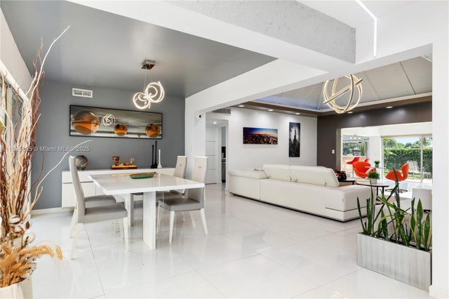 5712 White Hickory Cir, Tamarac