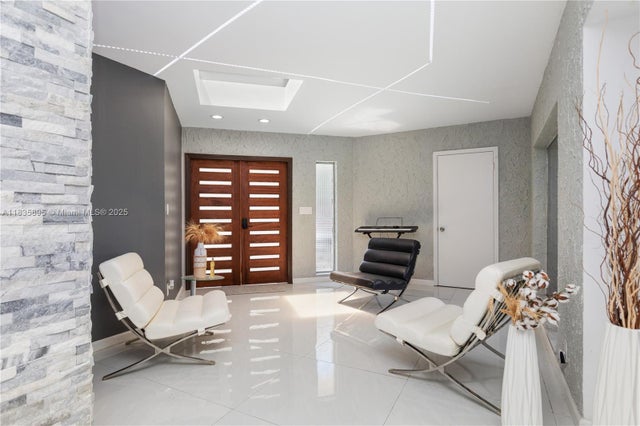 3 of 51 - 5712 White Hickory Cir, Tamarac, FL