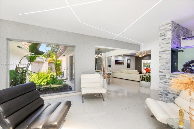 4 of 51 - 5712 White Hickory Cir, Tamarac, FL