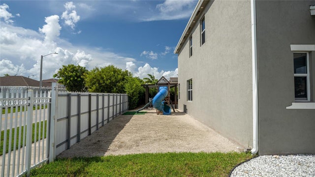 5 of 32 - 13321 Sw 274th Ter, Homestead, FL