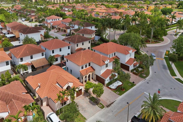 2 of 79 - 1007 Nw 99th Ct, Miami, FL