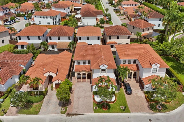 3 of 79 - 1007 Nw 99th Ct, Miami, FL