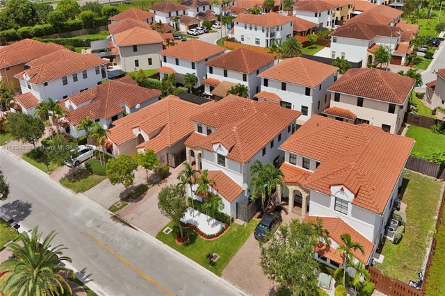 4 of 79 - 1007 Nw 99th Ct, Miami, FL