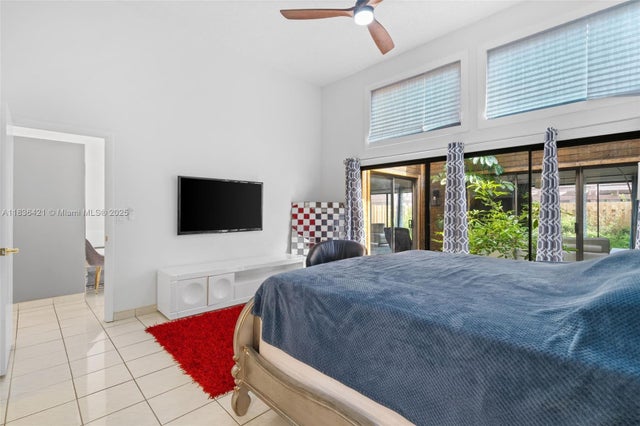 5 of 24 - 2679 Parkview Dr, Hallandale Beach, FL