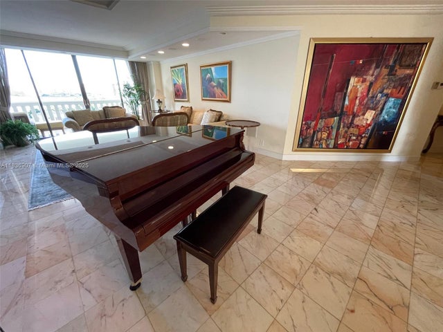 4 of 49 - 3000 Island Blvd 1103, Aventura, FL