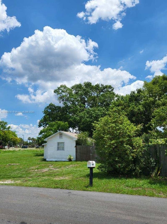 1 of 12 - 2611 Hiawatha Ave, Sanford, FL