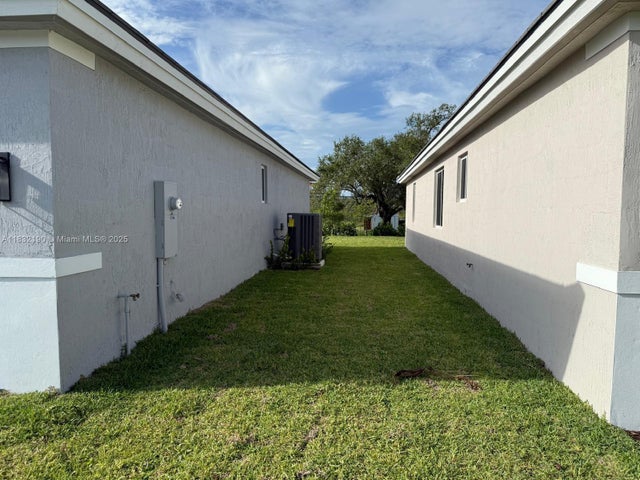 2 of 23 - 1838 Ne 1st St, Homestead, FL
