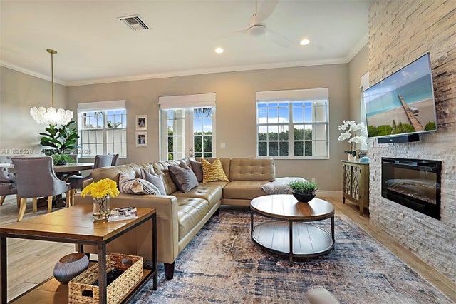 4 of 29 - 122 Ocean Breeze Dr, Juno Beach, FL