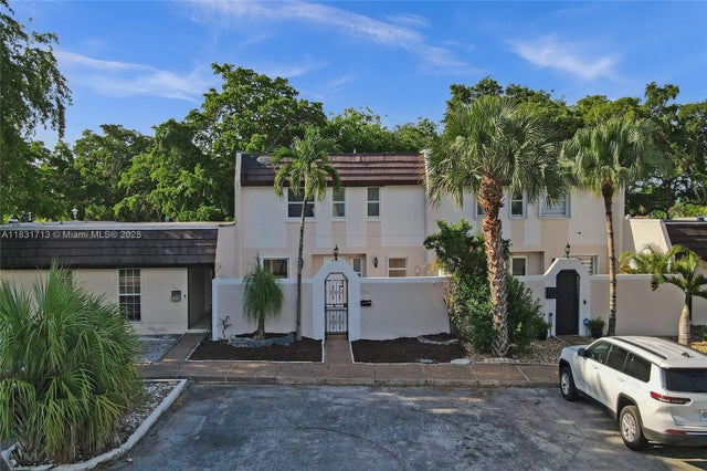 3 of 63 - 7310 S Miami Lakeway S, Miami Lakes, FL