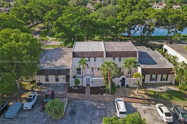 4 of 63 - 7310 S Miami Lakeway S, Miami Lakes, FL