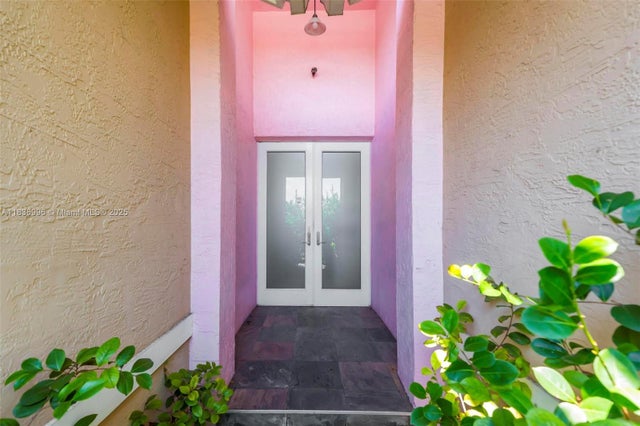 3 of 17 - 261 Ne 41st St, Oakland Park, FL